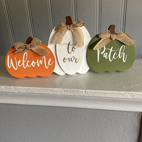 NWT- Welcome To Our Patch- Triple Wooden Pumpkin Sign w/ Easel Stand - Picture 15 of 17